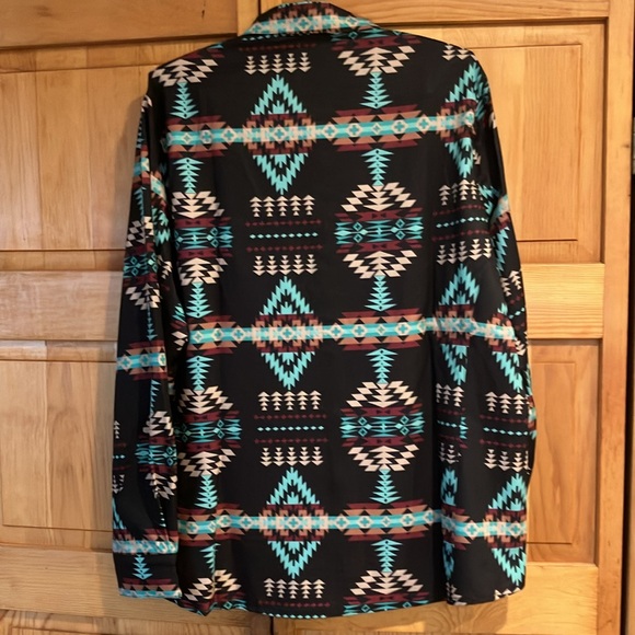 Brand new shirt - Picture 2 of 3